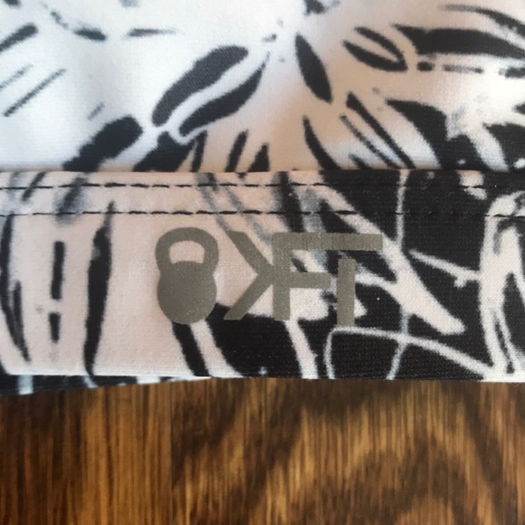 KFT Brand hi-neck, zipper back, mesh bra. - Picture 3 of 3